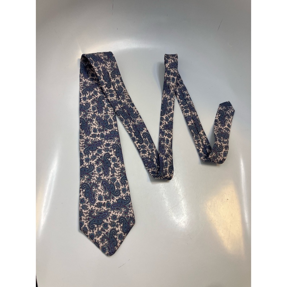 Saddle Club Necktie Mens OS Blue Paisley Excellent 100% Silk Italy Fabric USA
